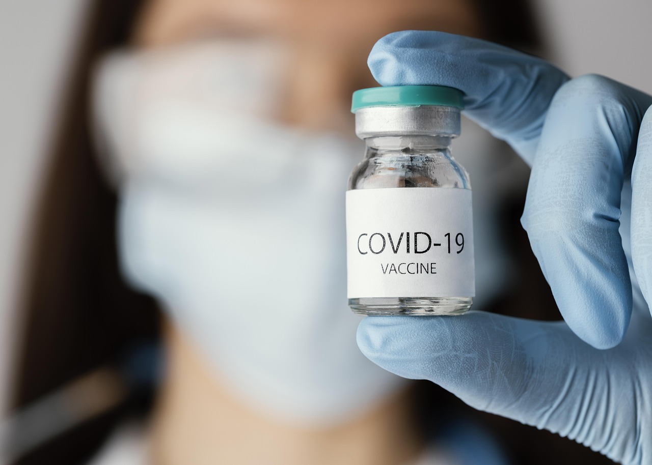 Vaccine Covid  Vial Coronavirus  - alirazagurmani9272 / Pixabay