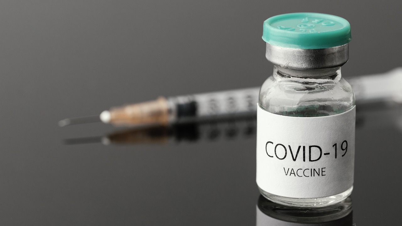 Vaccine Covid  Vial Coronavirus  - alirazagurmani9272 / Pixabay